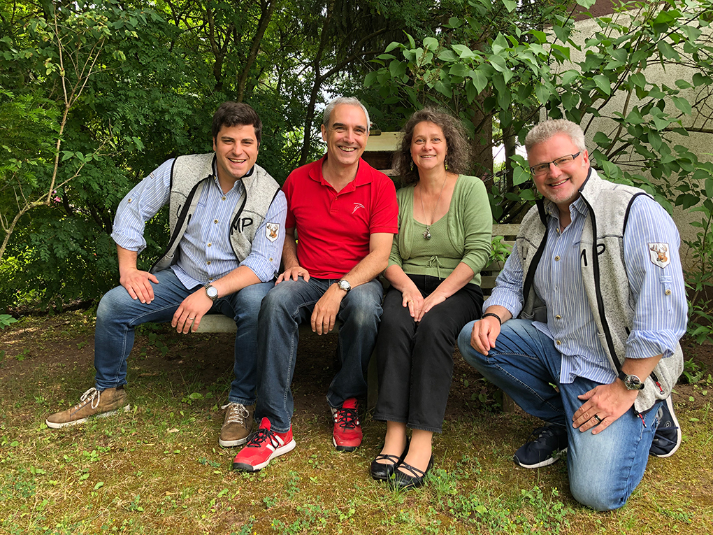 Dominik Dachs, Sven Bach, Heidi Christ und Günter Dachs hatten viel Spaß bei der Vorbereitung der Sendung.