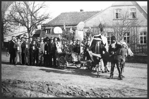 [Kirchweih ausgraben in Ippesheim, 1928]