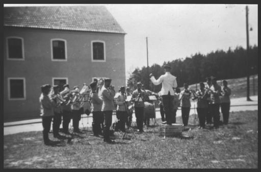 [Fritz Peetz bei der Militärmusik des 42. Infanterie-Regiments, 1939]