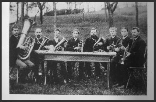 [Waldfest in Heiligenfurt/ Arzberg mit Schuhmacher und Kapellmeister Peter Dietz, ca. 1892]