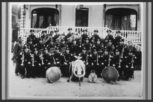 [Musikkorps 25. Regiment 3. Panzerdivision mit Daniel Flößer aus Krautostheim, Paris 1940]