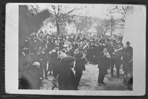 [Leutershäuser Musikanten auf einer Dorfkirchweih, 1920er Jahre]