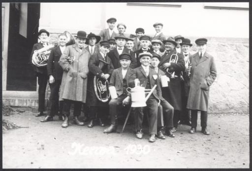 [Kapelle Greiner, Marktredwitz, auf Kirchweih in Grafenreuth 1930]