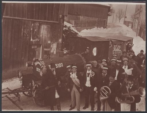 [Kapelle Matthes bei Fastnacht in Brand, 1929]