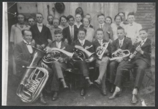 [Kirchweihgesellschaft in Großgründlach, um 1930]